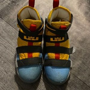 Nike king James 👀if I’m wrong correct me hahaha